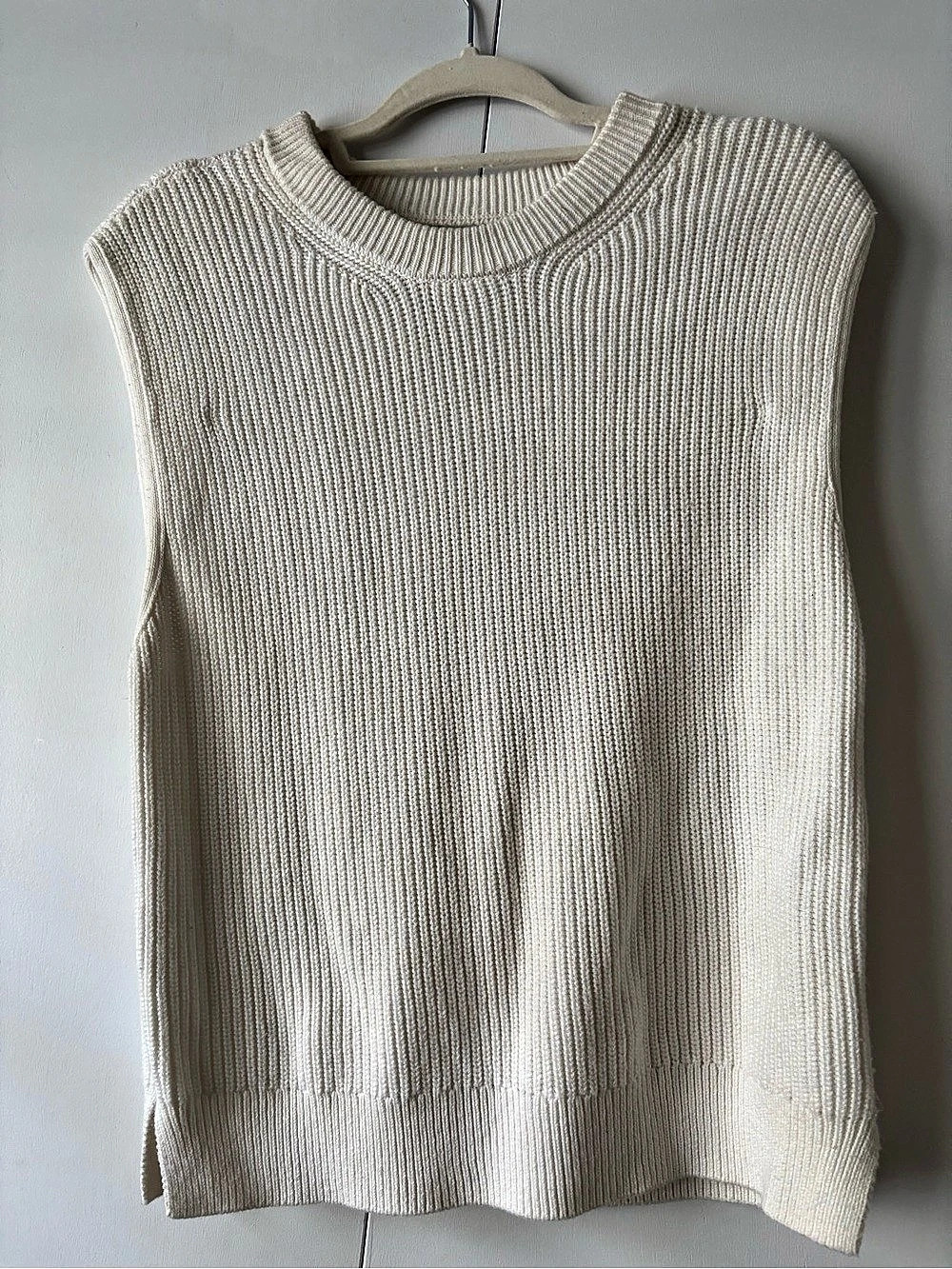 Abercrombie & Fitch Cream Sweater Vest